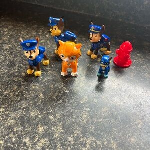 Paw Patrol mini figures and accessories